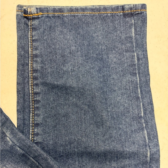 Old Navy Straight Jeans - Picture 4 of 4